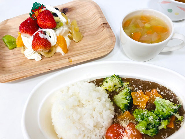 親子で楽しむ♪子ども食堂とアート体験写真 食事